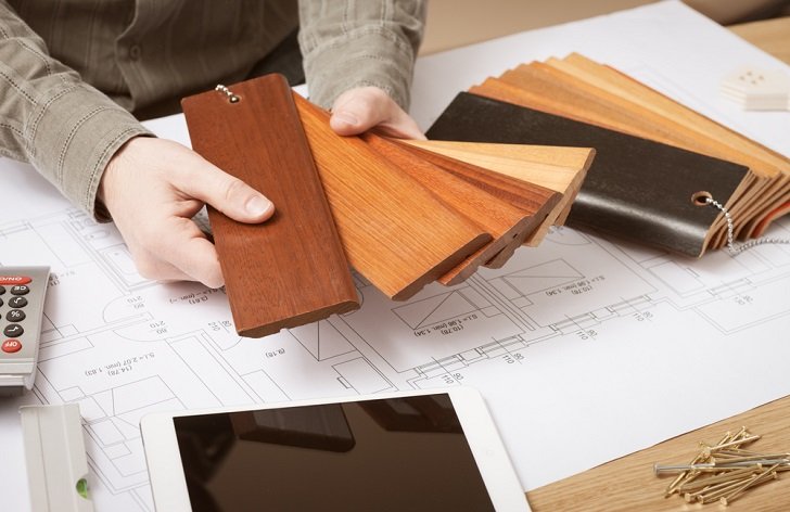Výstavba domu ze dřeva, cihel, nebo tvárnic: Co má jaké (ne)výhody?