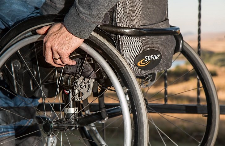 Kdy se lidé v invalidním důchodu dočkají nároku na výchovné?