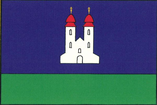 List tvoří dva vodorovné pruhy, modrý a zelený, v poměru 3:1. V modrém pruhu bílé volné průčelí románského kostela se dvěma věžemi s červenými střechami zakončenými žlutými makovicemi s patriarším křížem. Poměr šířky k délce listu je 2 : 3.