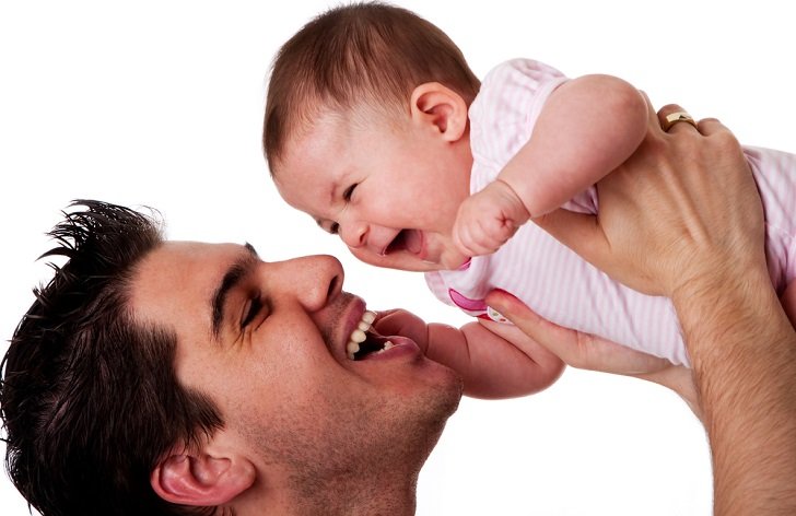 Otcovská poporodní péče: délka, výše, pojištění
