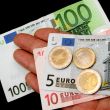 Euro oslavilo 15. narozeniny: jaké vysvědčení si odnáší ze základní školy?