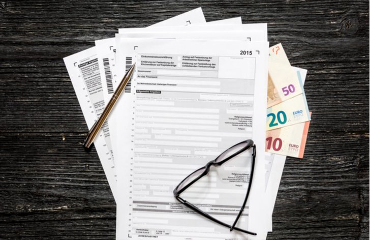 Přímé roční daňové odvody za zaměstnance s průměrnou mzdou činí 280 tisíc korun
