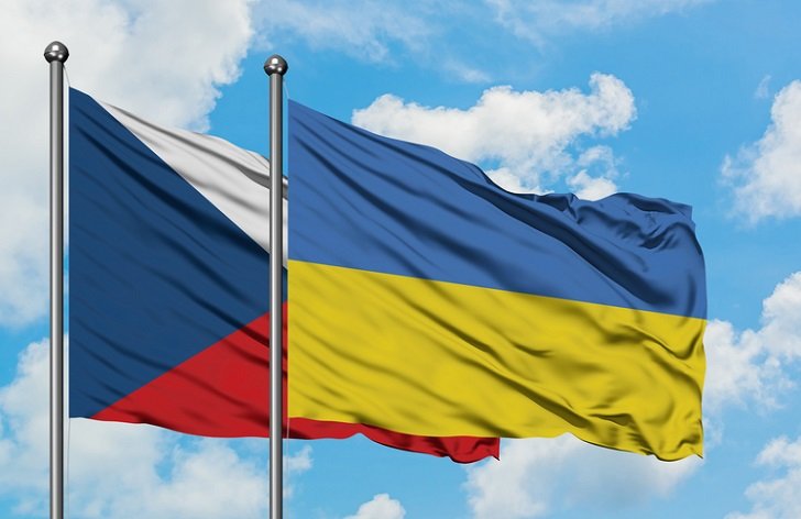 Základní informace pro Ukrajince (1): Zdravotní pojištění, daně a mzda v Česku