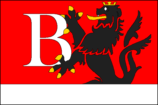 Na červeném listu, černý Žerotínský lev držící v tlapách bílé majuskulní písmeno B, vyrůstající z bílého jednopětinového pruhu při dolním okraji; poměr délky k šířce je 3:2.
