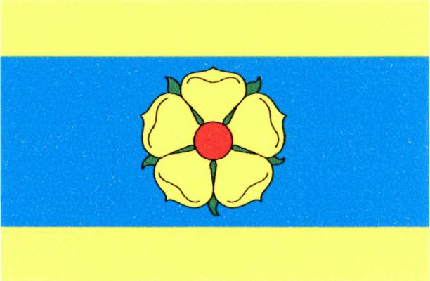 List tvoří tři vodorovné pruhy, žlutý, modrý a žlutý, v poměru 1 : 3 : 1. V modrém pruhu žlutá růže s červeným semeníkem a zelenými kališními lístky. Poměr šířky k délce je 2 : 3.