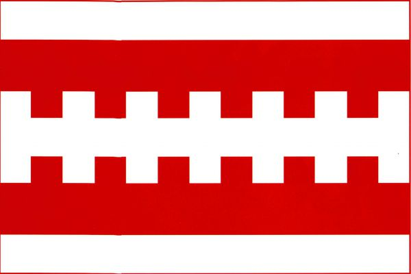 List tvoří pět vodorovných pruhů, střídavě bílých a červených, v poměru 3 : 4 : 7 : 4 : 3. Prostřední pruh je oboustranně zubatý se sedmi zuby vysokými polovinu šířky červeného pruhu a šesti stejnými mezerami. Poměr šířky k délce listu je 2 : 3.