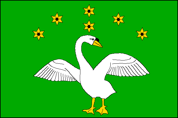 Zelený list s rozkřídlenou k vlajícímu okraji hledící bílou labutí se žlutou zbrojí převýšenou šesti žlutými šesticípými hvězdami (1,2,3). Poměr šířky k délce listu je 2:3.